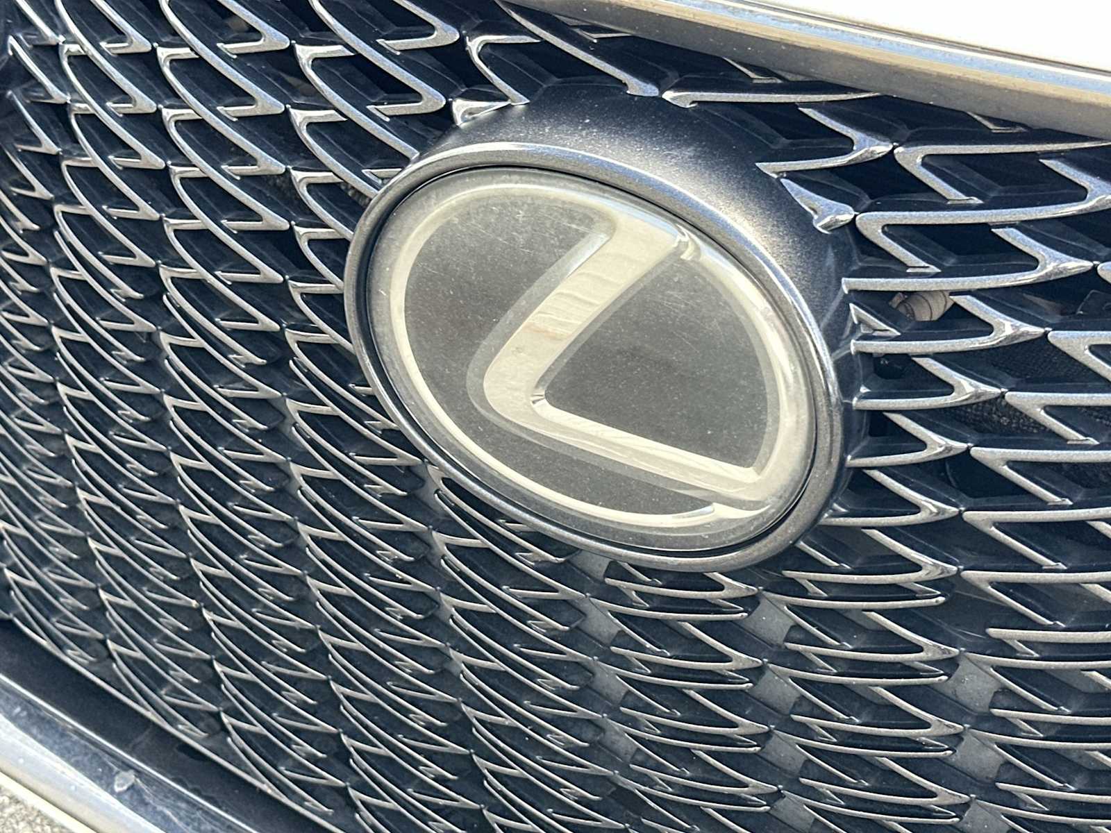 Thumbnail: 2019 Lexus ES - 10