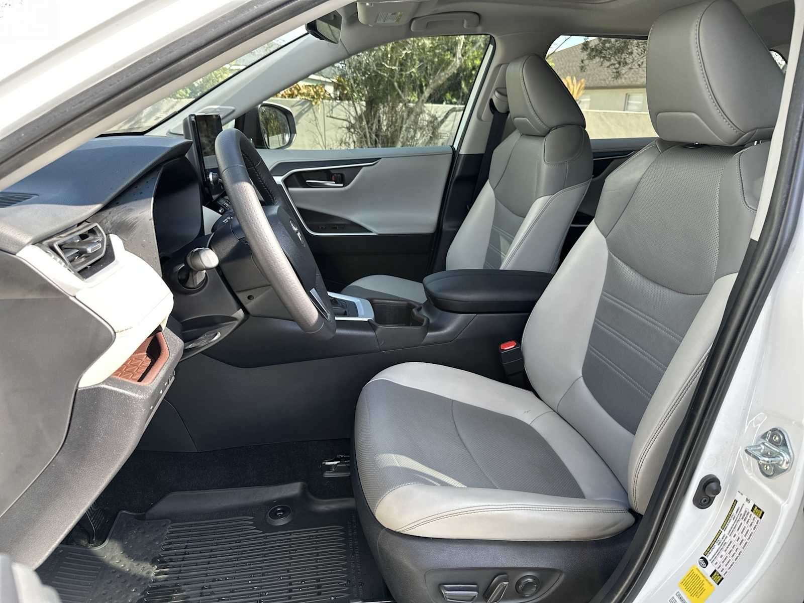 Thumbnail: 2024 Toyota RAV4 - 15