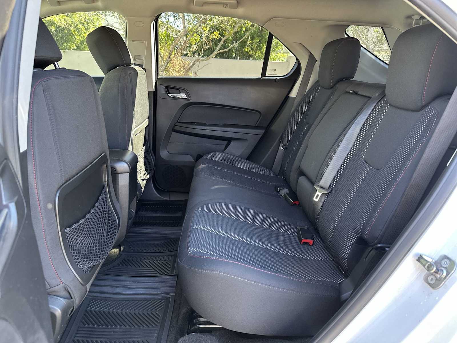 Thumbnail: 2011 Chevrolet Equinox - 17