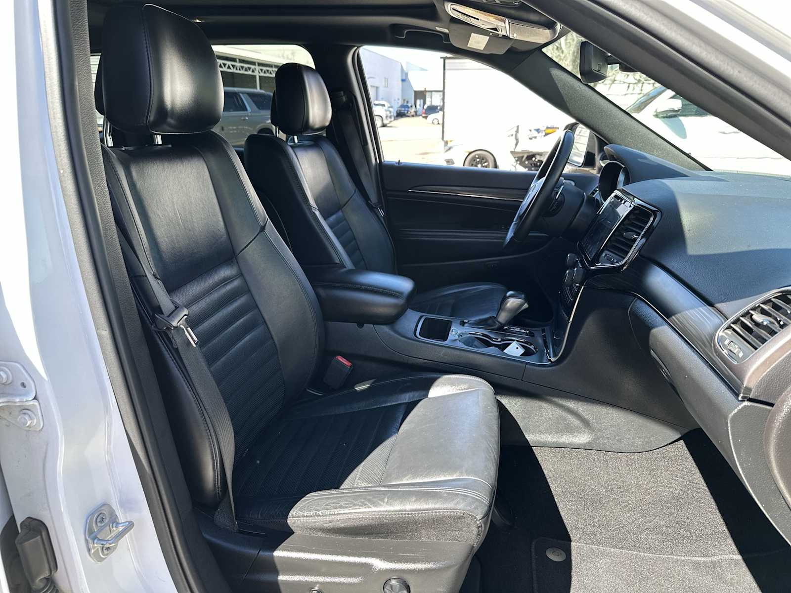 Thumbnail: 2020 Jeep Grand Cherokee - 19