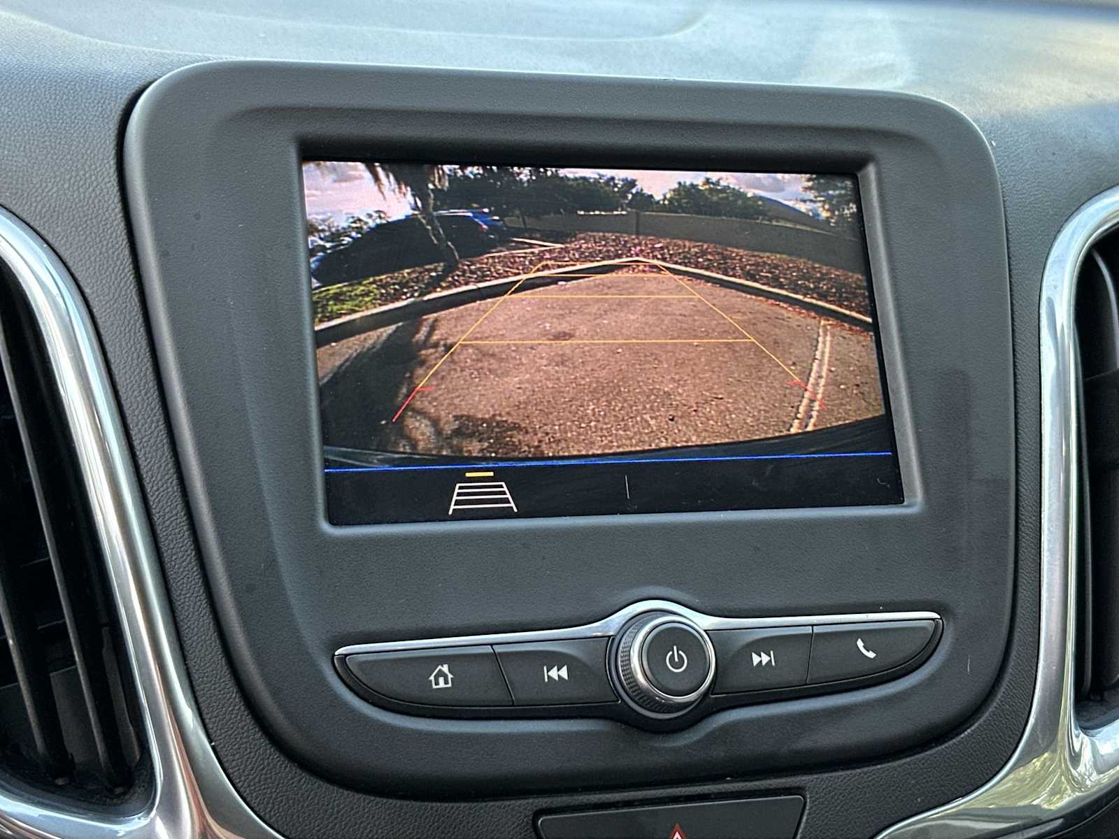 Thumbnail: 2020 Chevrolet Equinox - 22