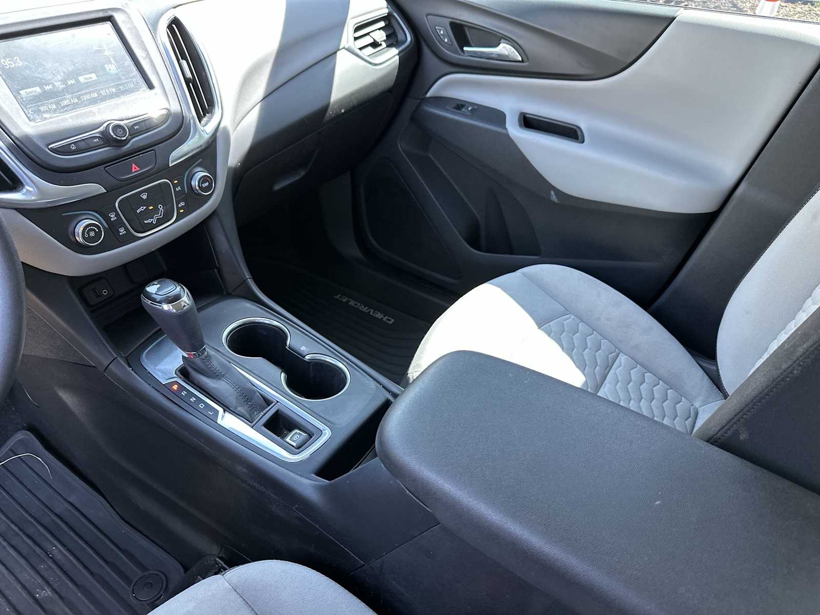 Thumbnail: 2018 Chevrolet Equinox - 21