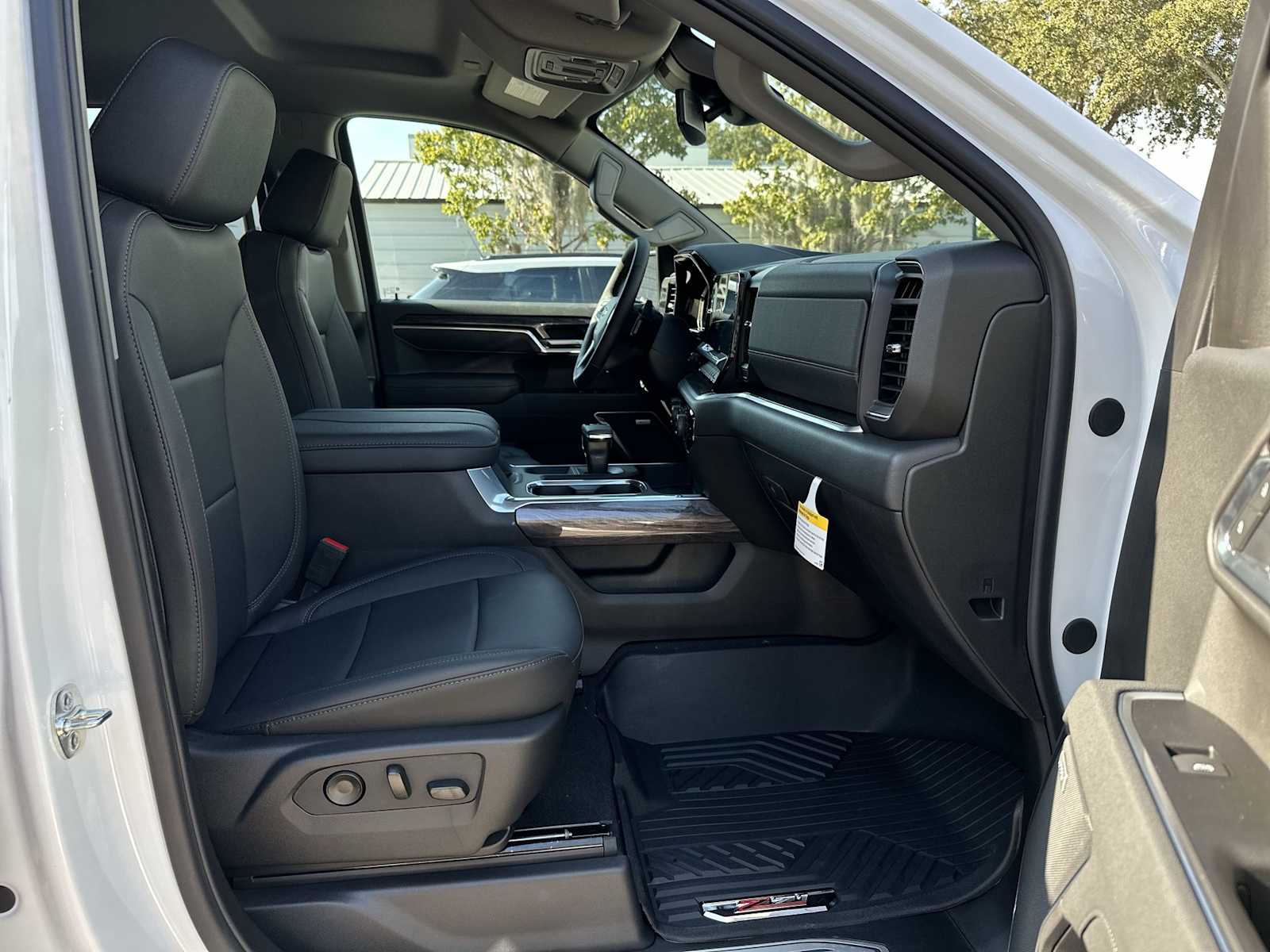 Thumbnail: 2026 Chevrolet Silverado 1500 - 19