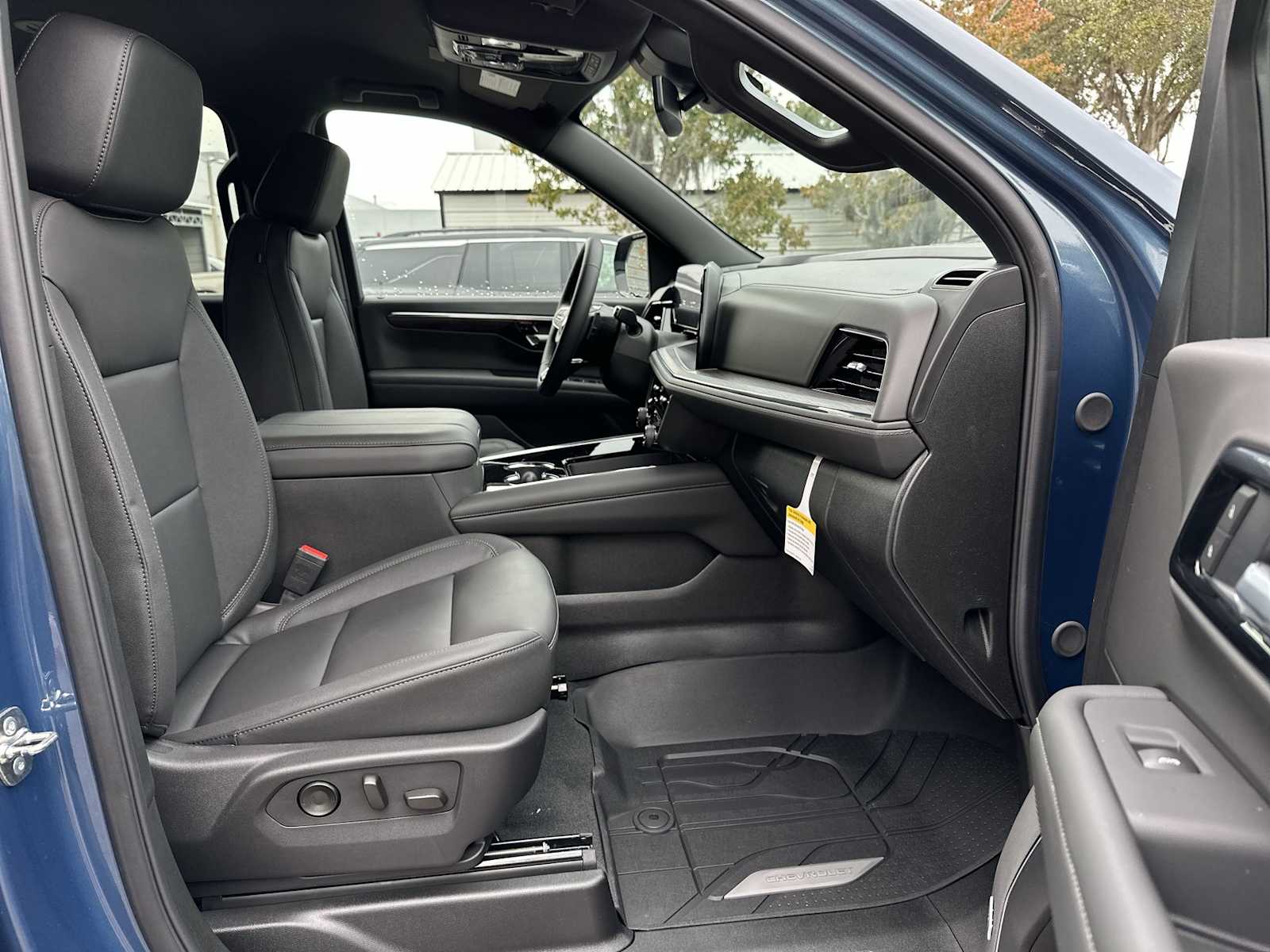 Thumbnail: 2026 Chevrolet Suburban - 19