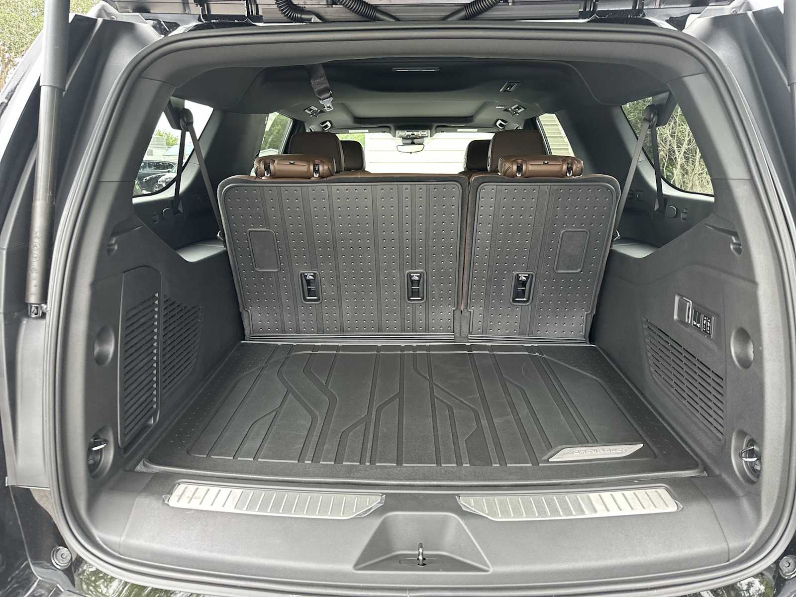 Thumbnail: 2026 Chevrolet Suburban - 25
