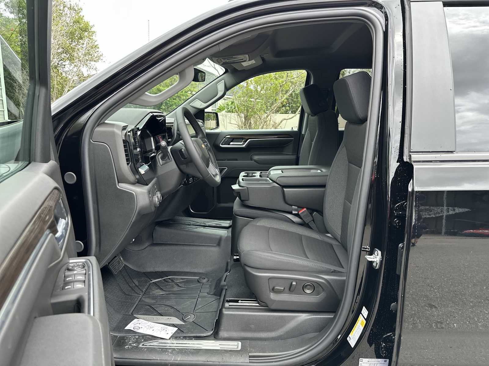 Thumbnail: 2026 Chevrolet Silverado 1500 - 3