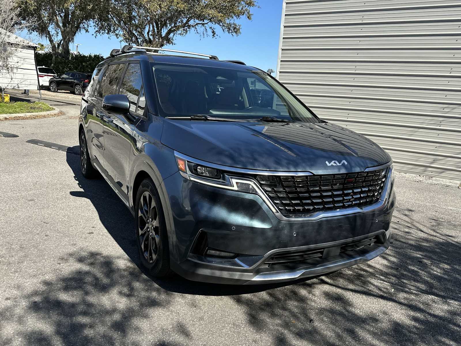 Thumbnail: 2022 Kia Carnival - 8