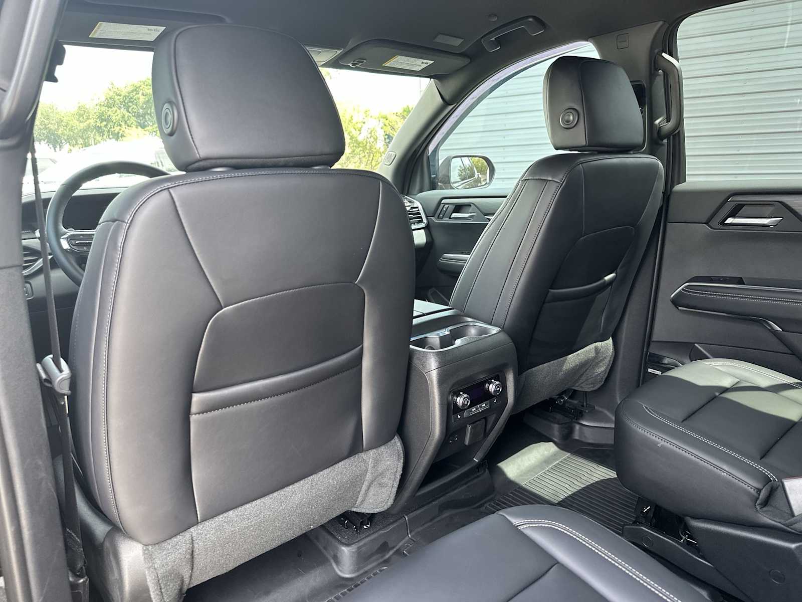 Thumbnail: 2026 GMC Acadia - 16