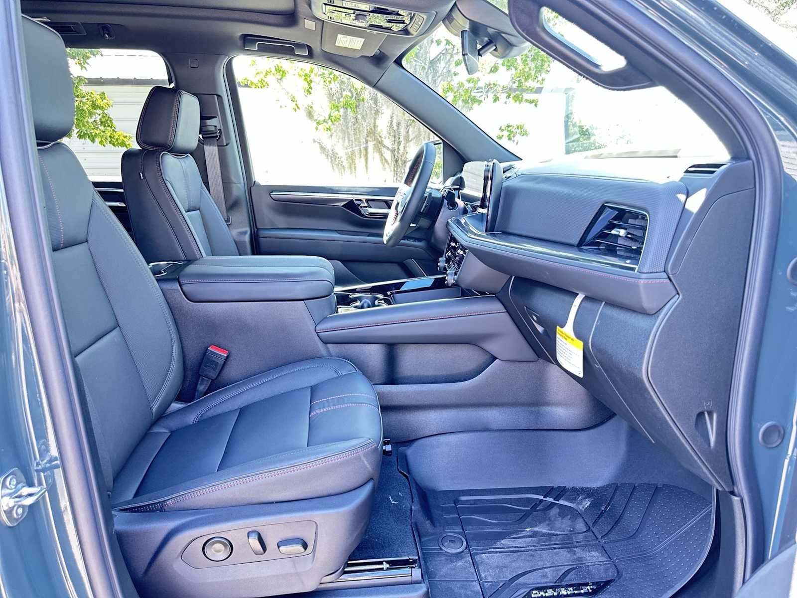 Thumbnail: 2026 Chevrolet Suburban - 19