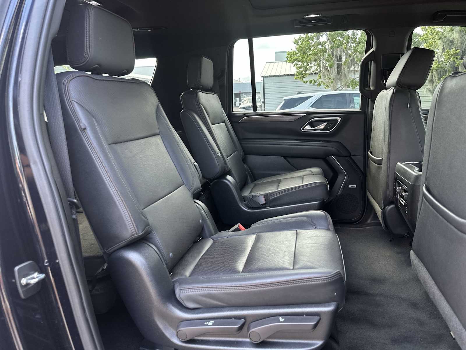 Thumbnail: 2023 Chevrolet Suburban - 18