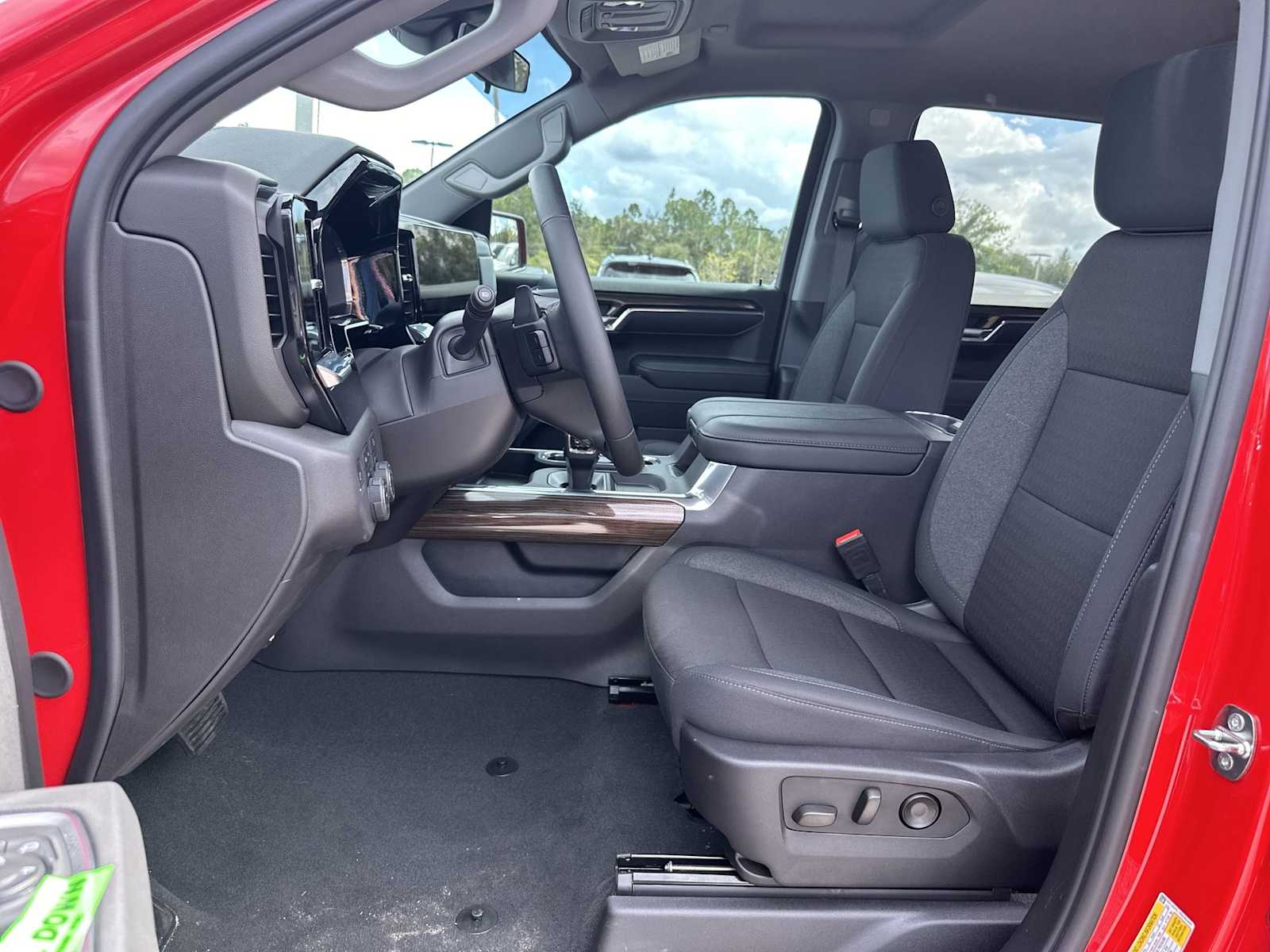 Thumbnail: 2024 Chevrolet Silverado 1500 - 15