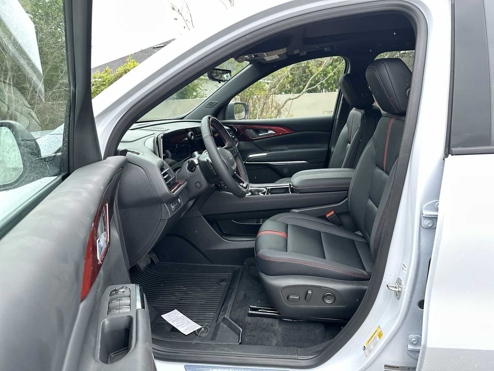 Thumbnail: 2026 Chevrolet Traverse - 3