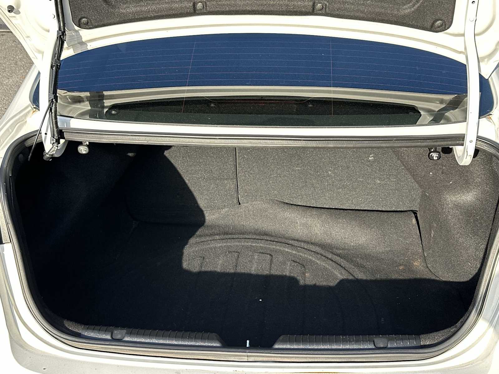 Thumbnail: 2018 Kia Forte - 25