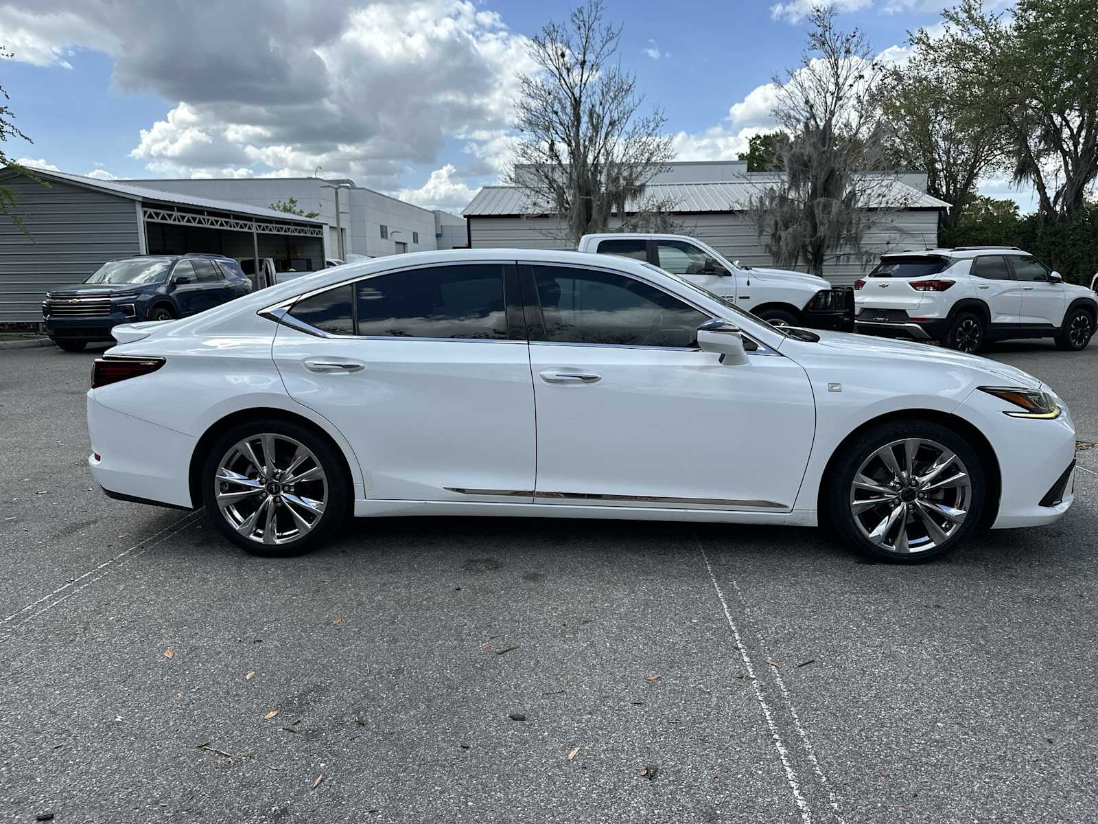 Thumbnail: 2019 Lexus ES - 7