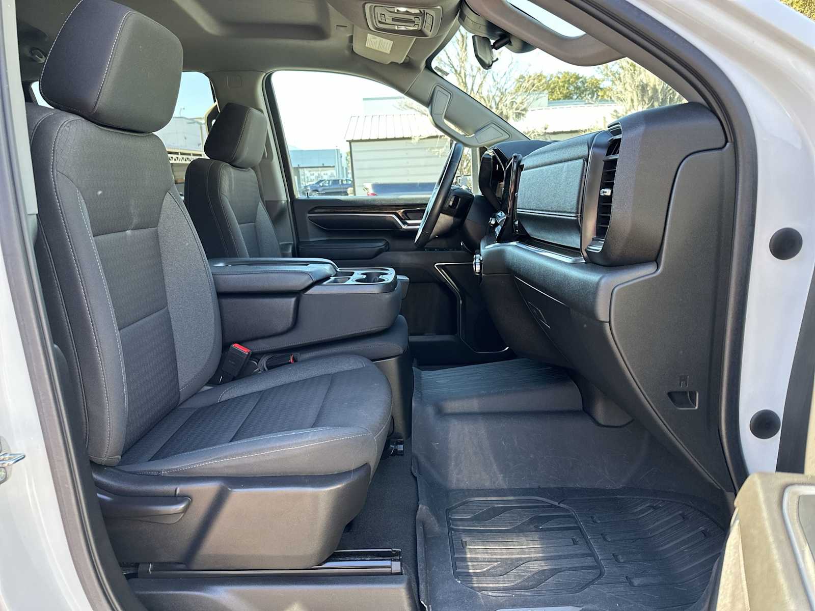 Thumbnail: 2024 GMC Sierra 2500 - 19