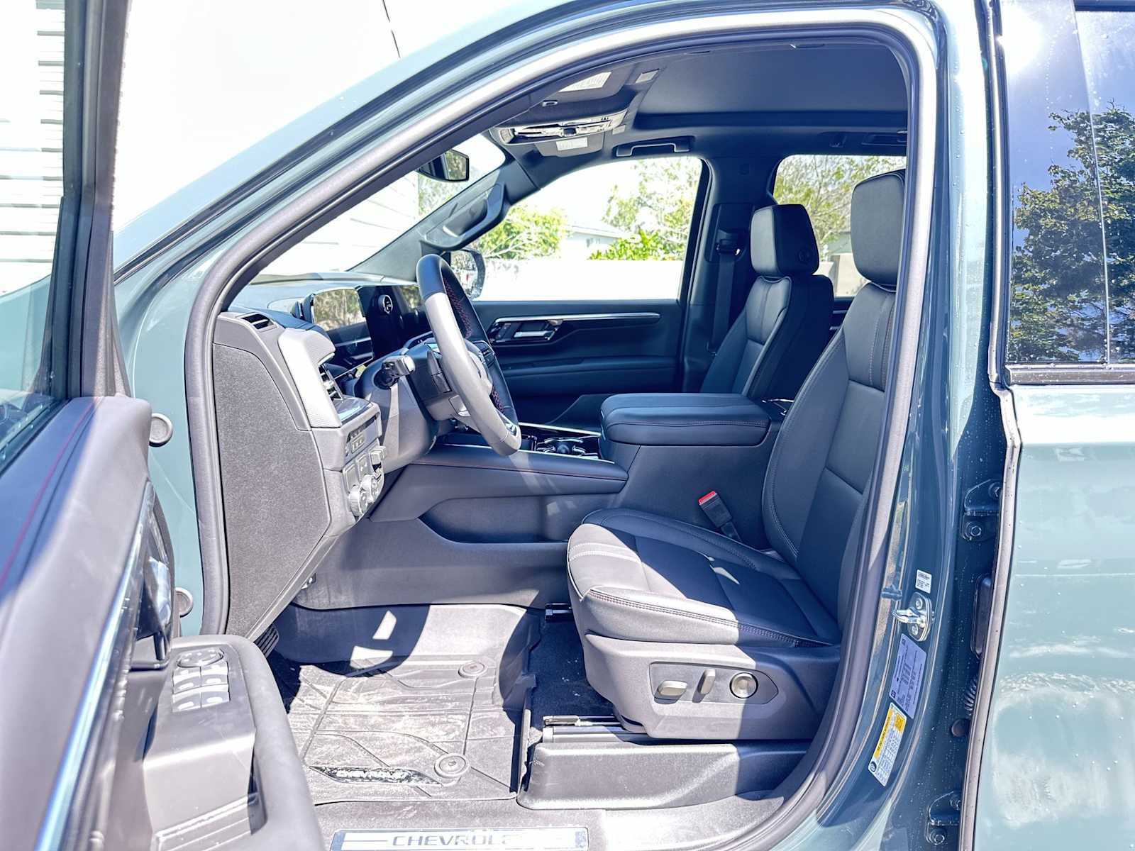 Thumbnail: 2026 Chevrolet Suburban - 2