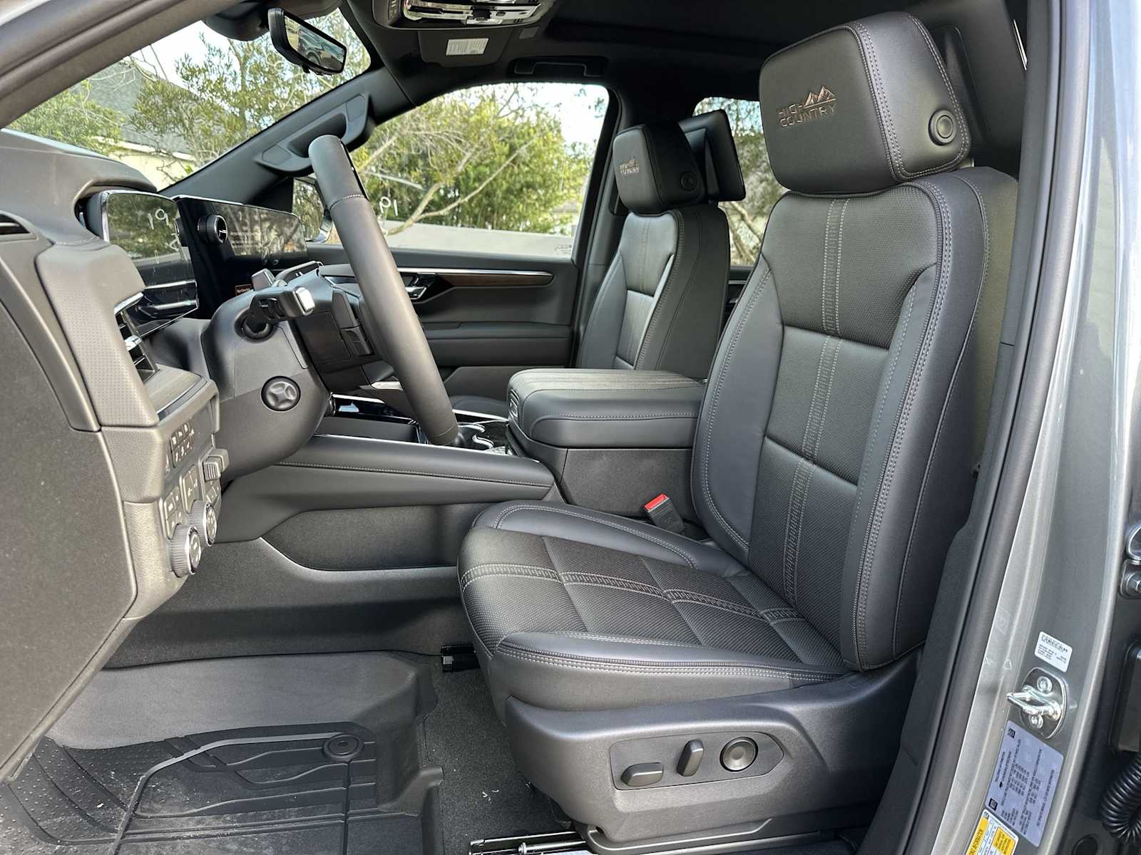 Thumbnail: 2026 Chevrolet Suburban - 15