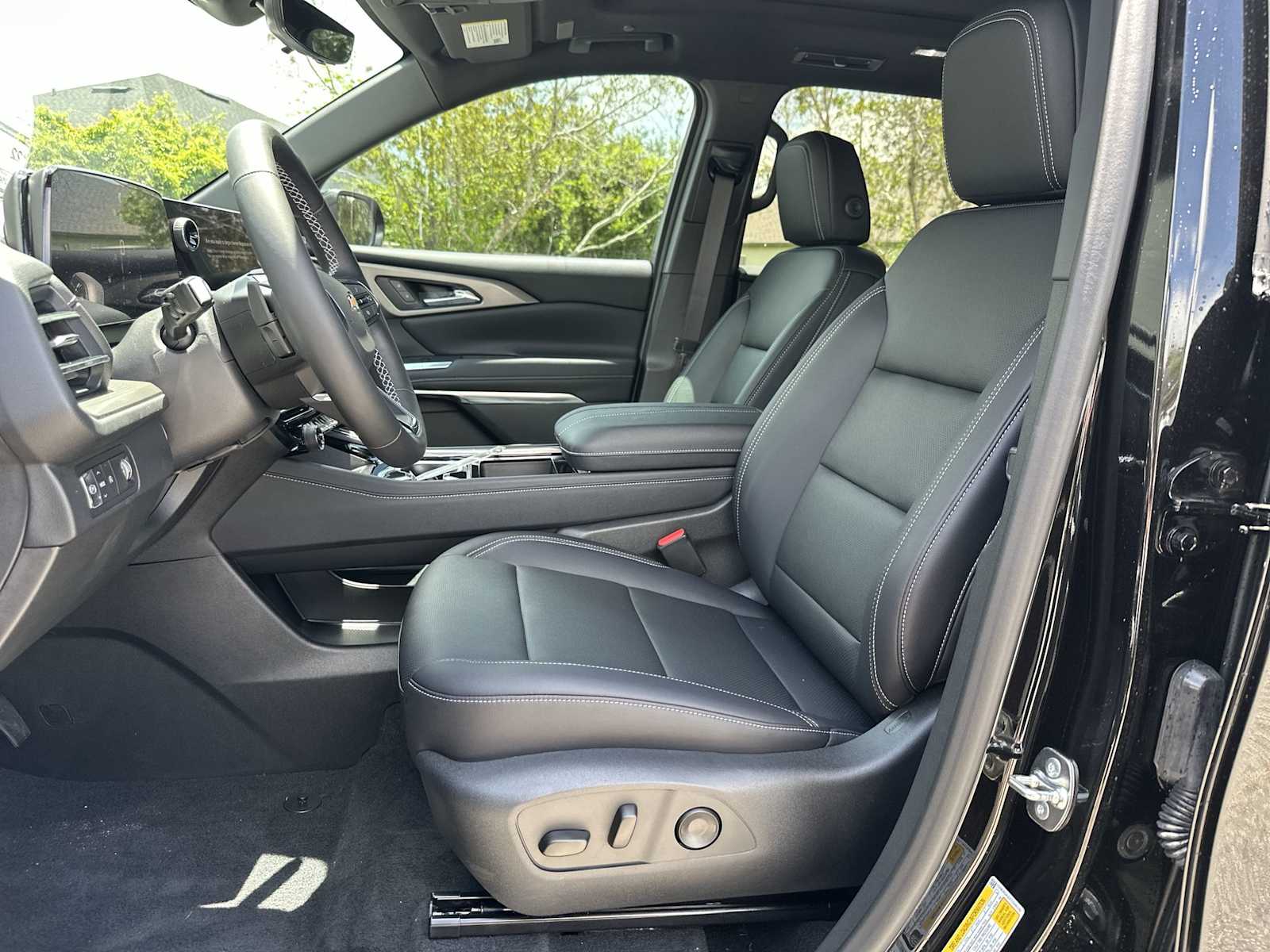 Thumbnail: 2026 Chevrolet Traverse - 2