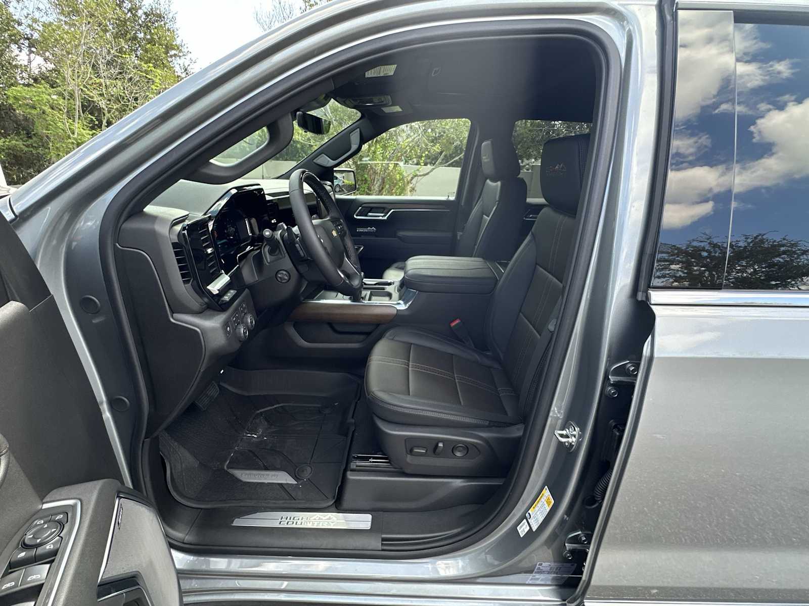 Thumbnail: 2026 Chevrolet Silverado 1500 - 2