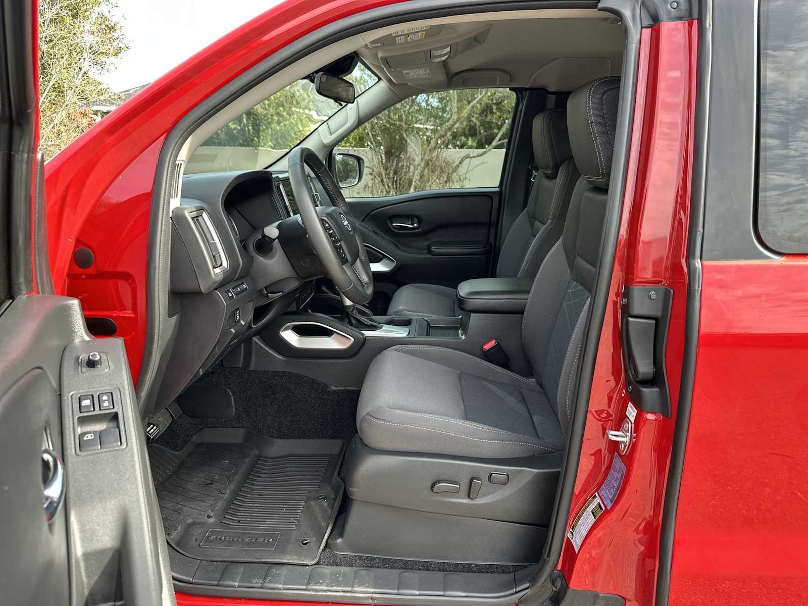 Thumbnail: 2025 Nissan Frontier - 2