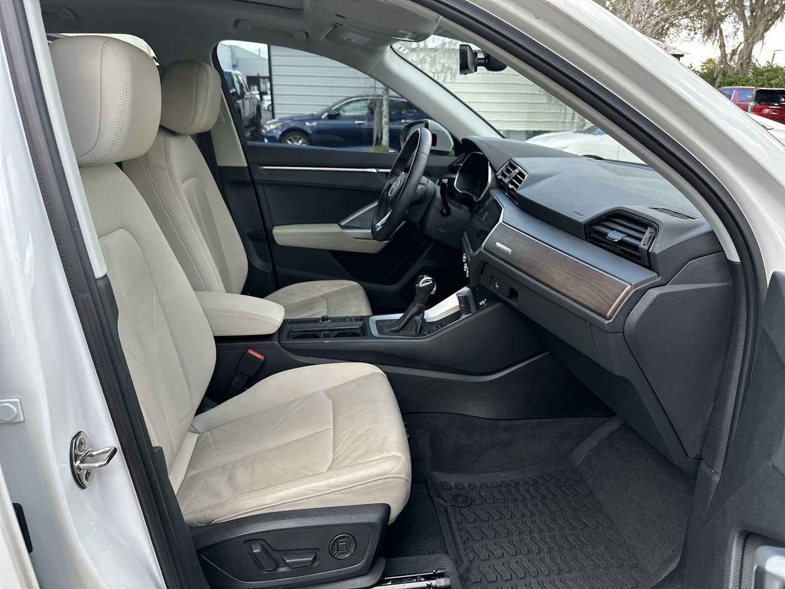 Thumbnail: 2020 Audi Q3 - 19