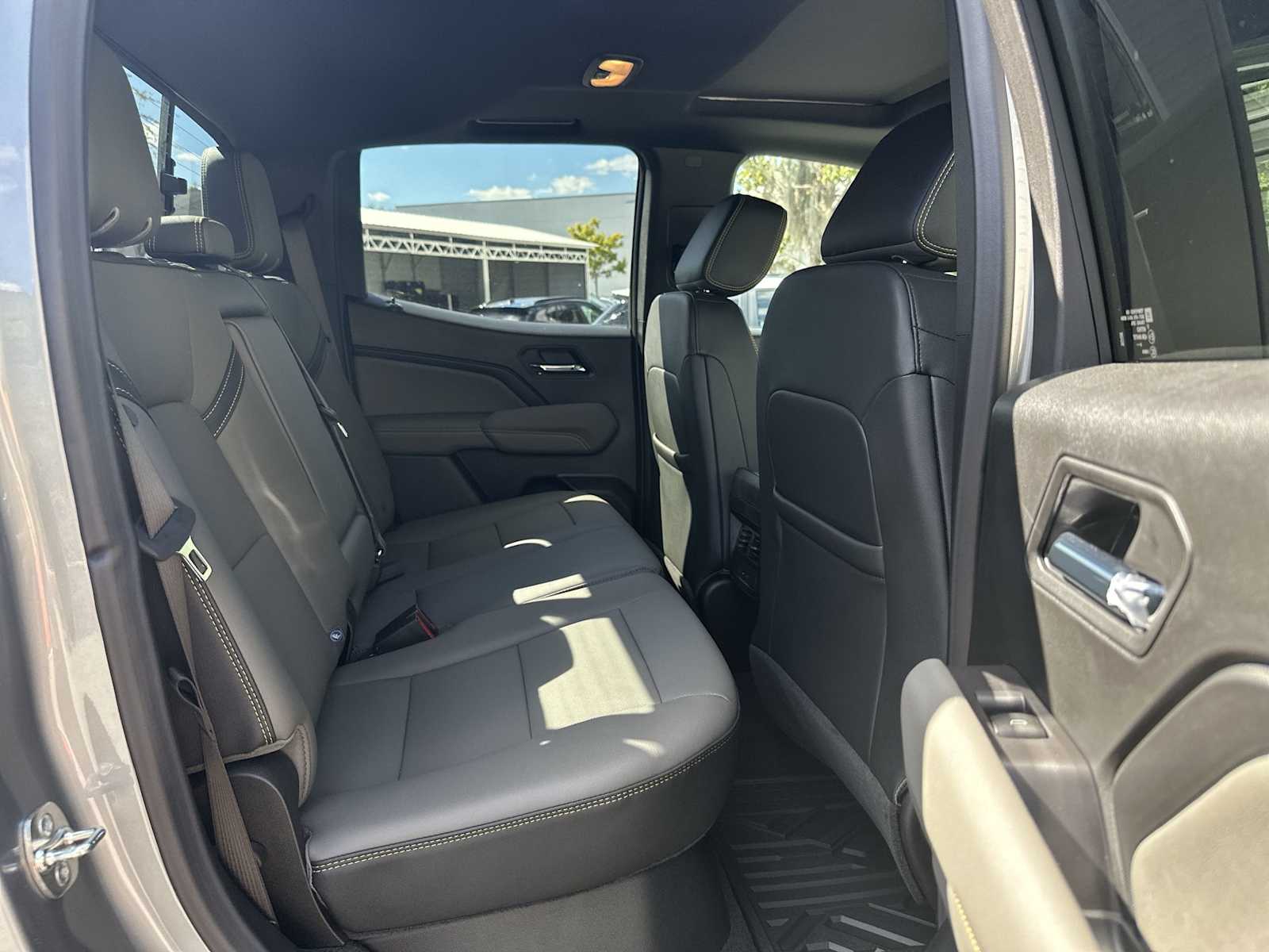 Thumbnail: 2026 Chevrolet Colorado - 19