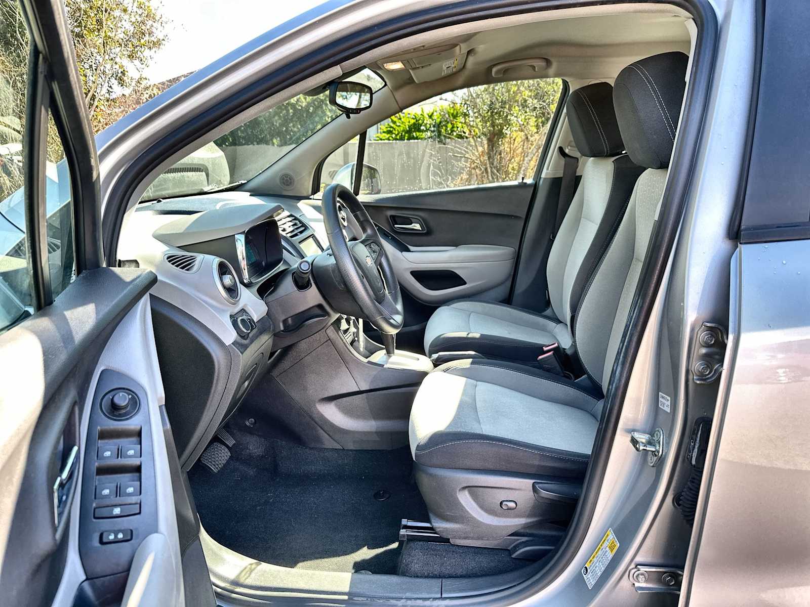 Thumbnail: 2016 Chevrolet Trax - 2