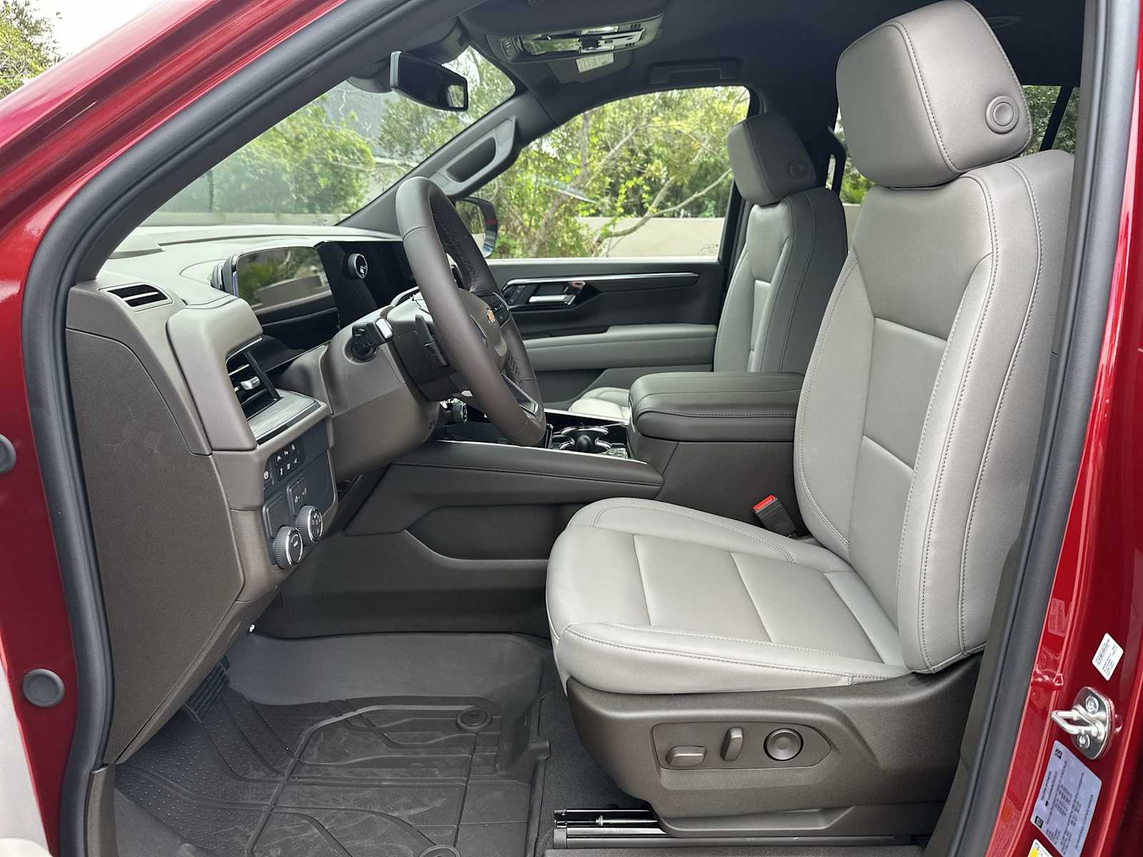 Thumbnail: 2026 Chevrolet Tahoe - 15