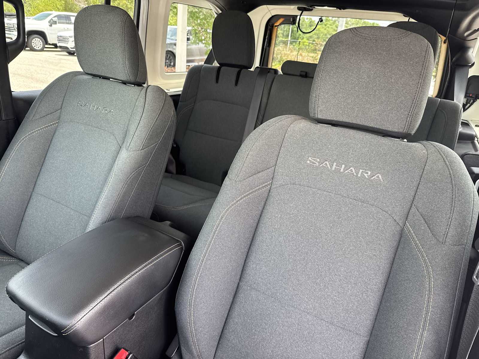 2024 Jeep Wrangler Sahara 22