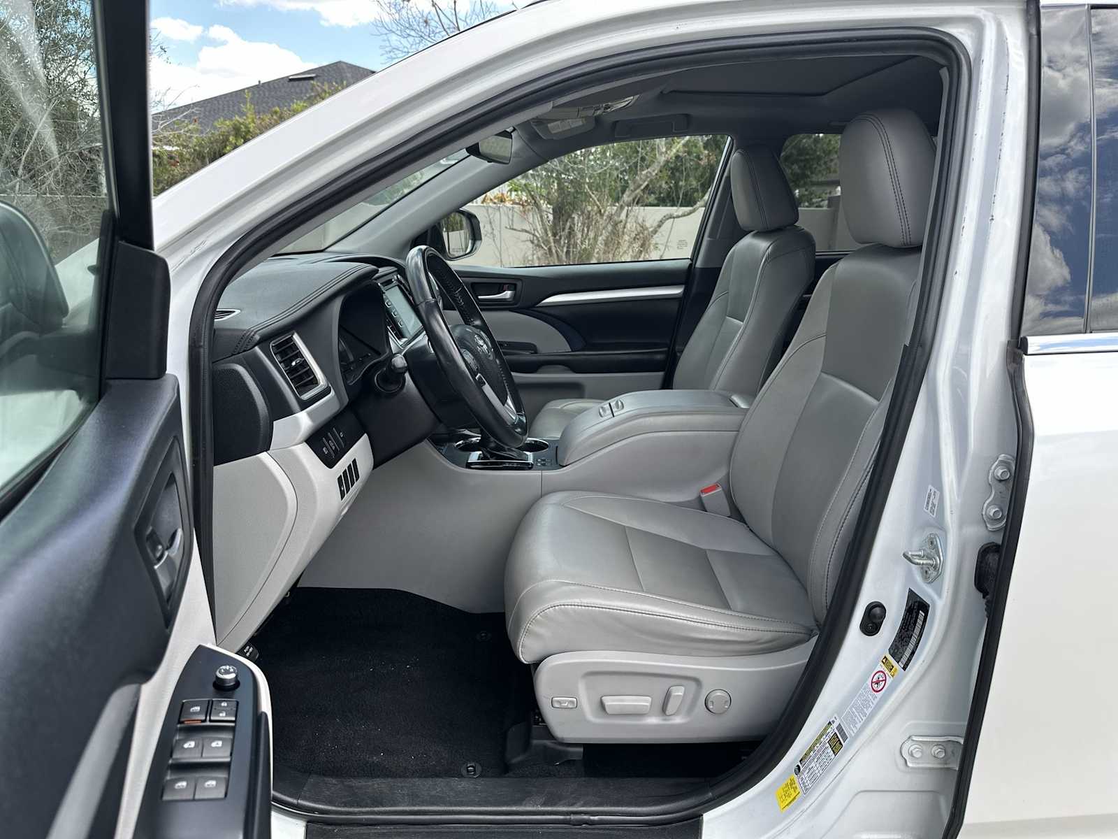 Thumbnail: 2019 Toyota Highlander - 2