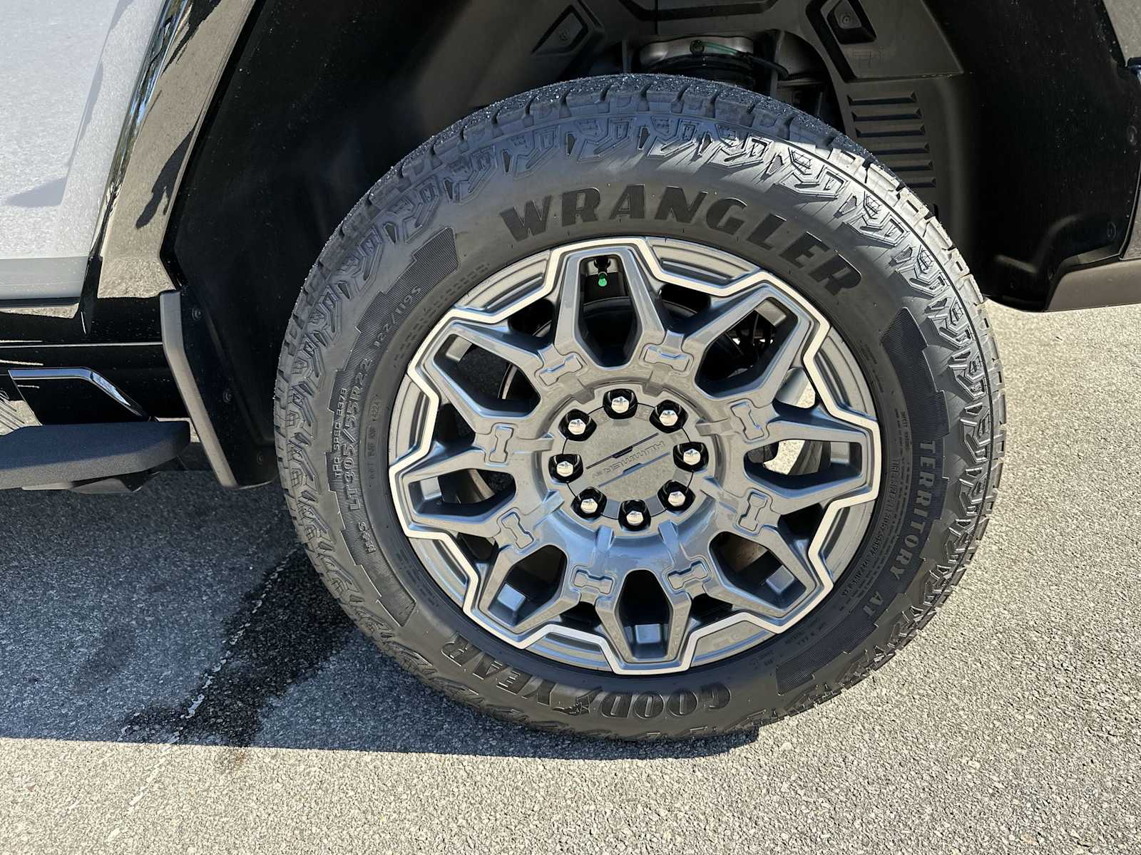 Thumbnail: 2025 GMC Hummer EV - 12