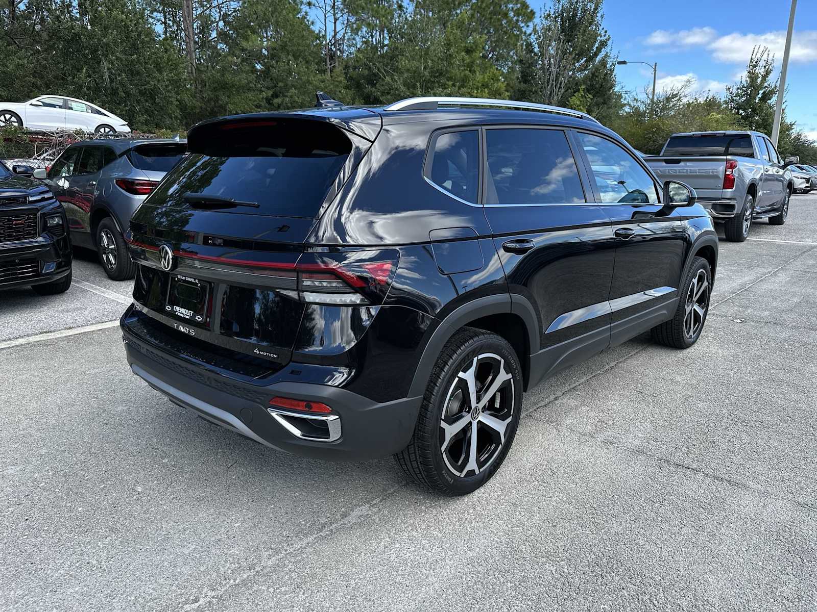 Thumbnail: 2025 Volkswagen Taos - 6