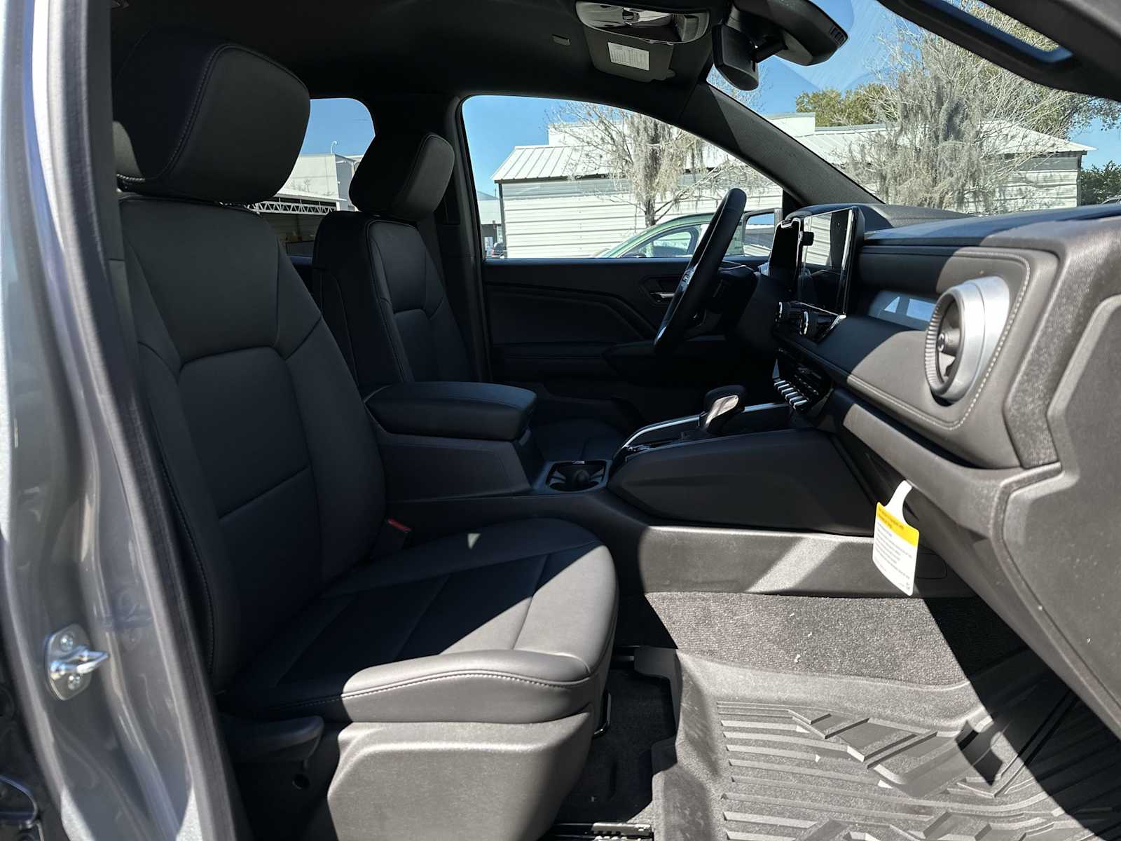 Thumbnail: 2026 Chevrolet Colorado - 19