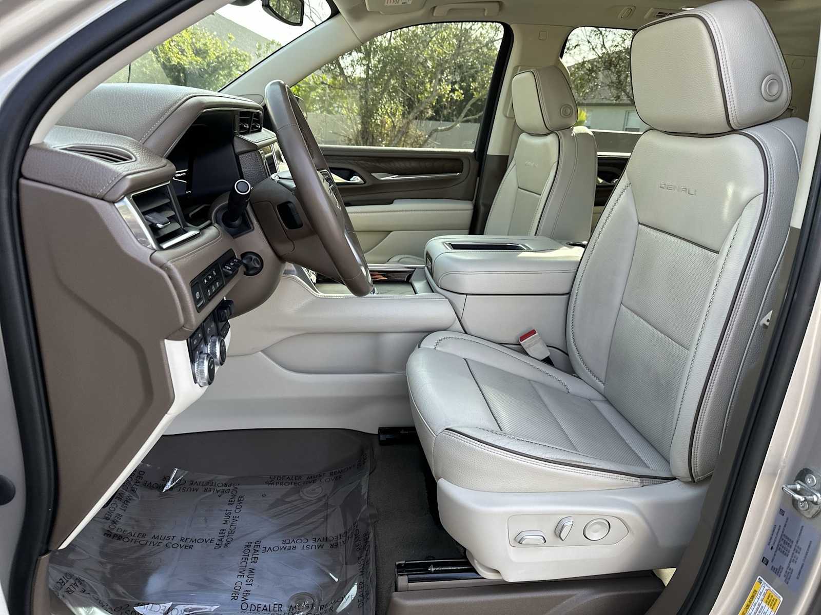 Thumbnail: 2023 GMC Yukon XL - 15