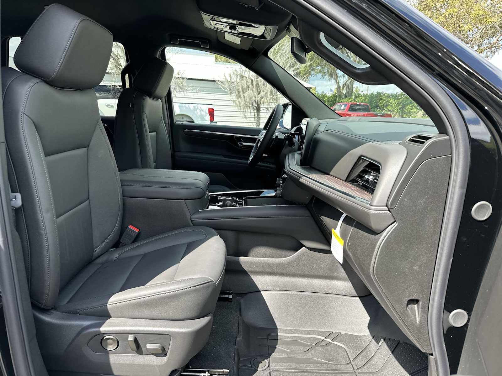 Thumbnail: 2026 Chevrolet Tahoe - 19