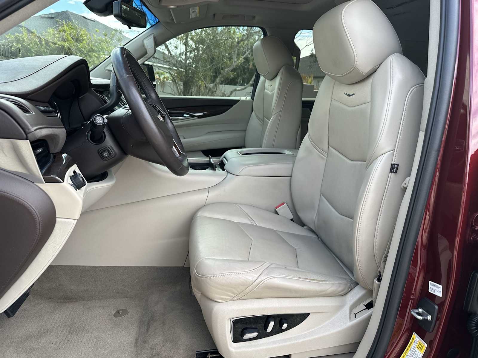 Thumbnail: 2017 Cadillac Escalade - 15