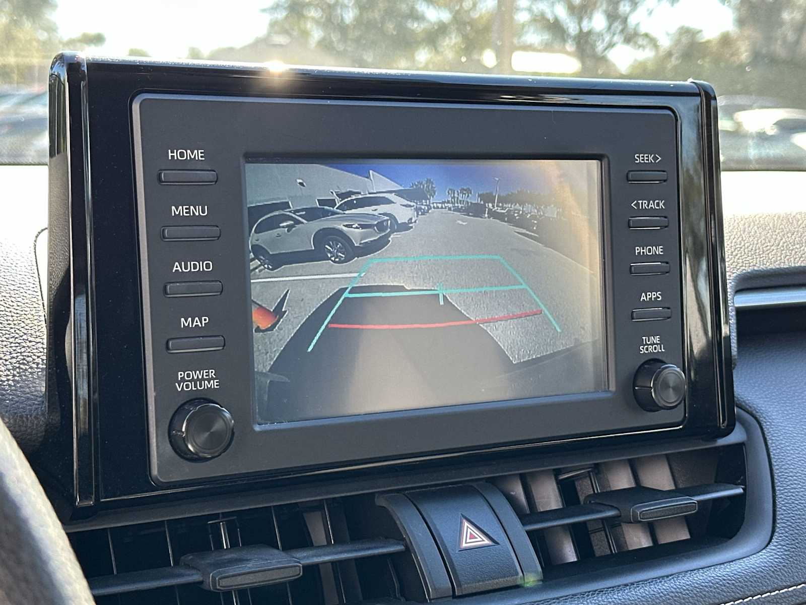 Thumbnail: 2019 Toyota RAV4 - 21