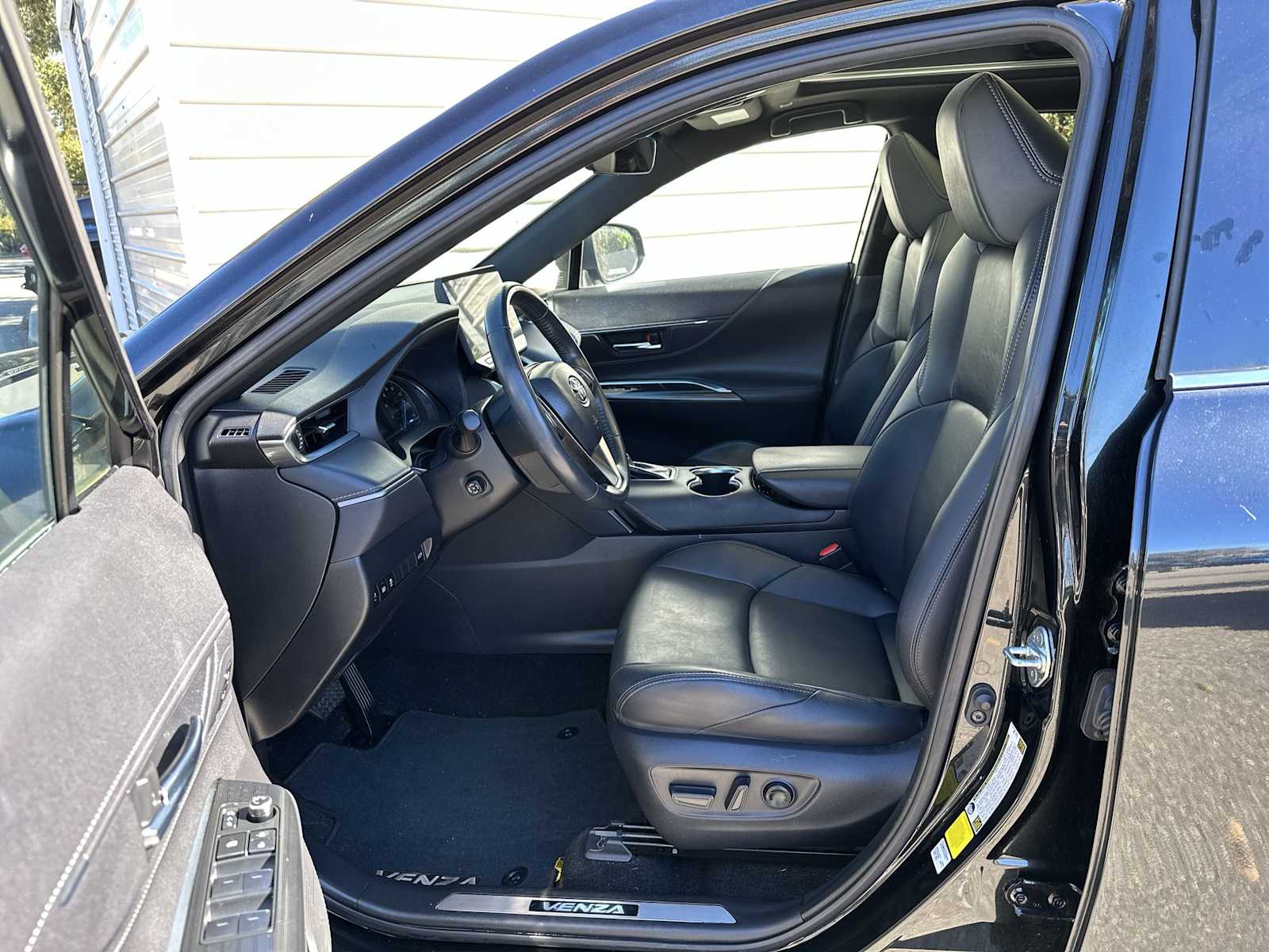 Thumbnail: 2023 Toyota Venza - 2