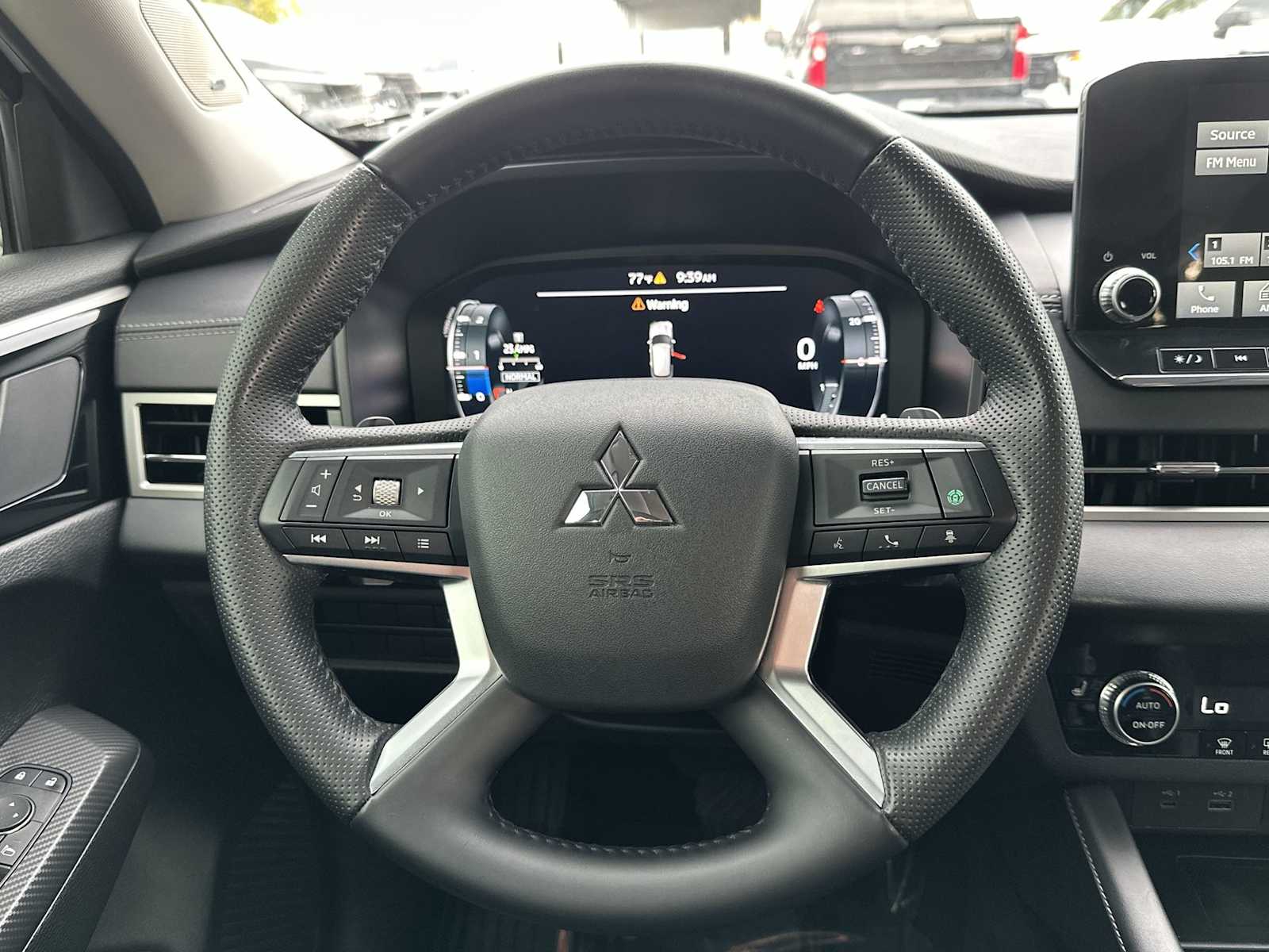 Thumbnail: 2024 Mitsubishi Outlander - 20
