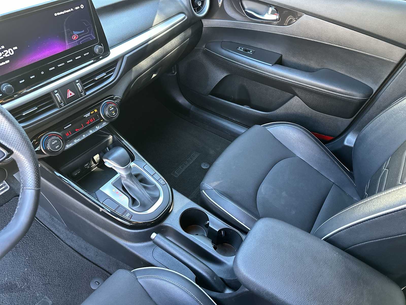 Thumbnail: 2023 Kia Forte - 21