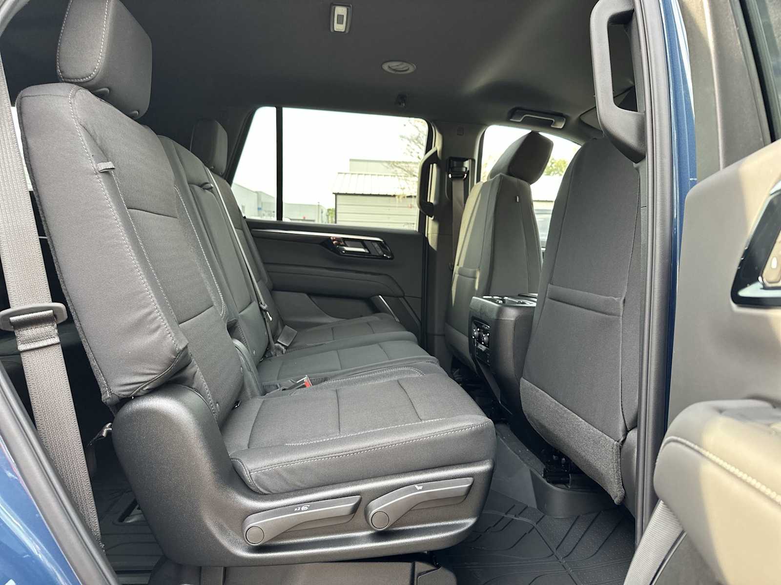 Thumbnail: 2026 Chevrolet Tahoe - 18