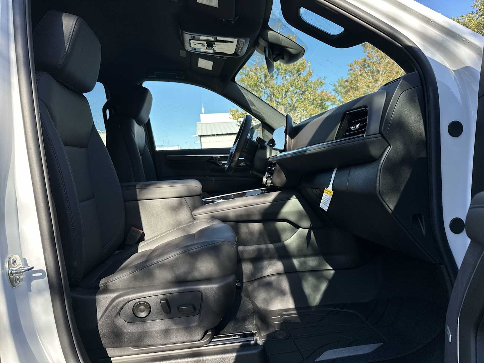 Thumbnail: 2026 Chevrolet Tahoe - 19