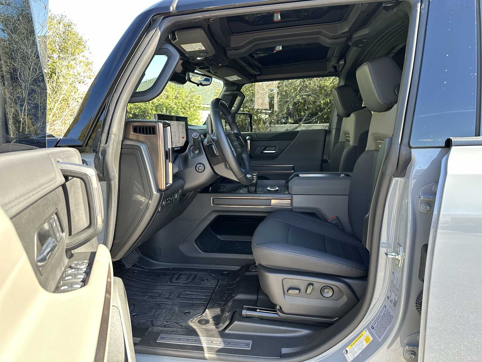 Thumbnail: 2025 GMC Hummer EV - 2