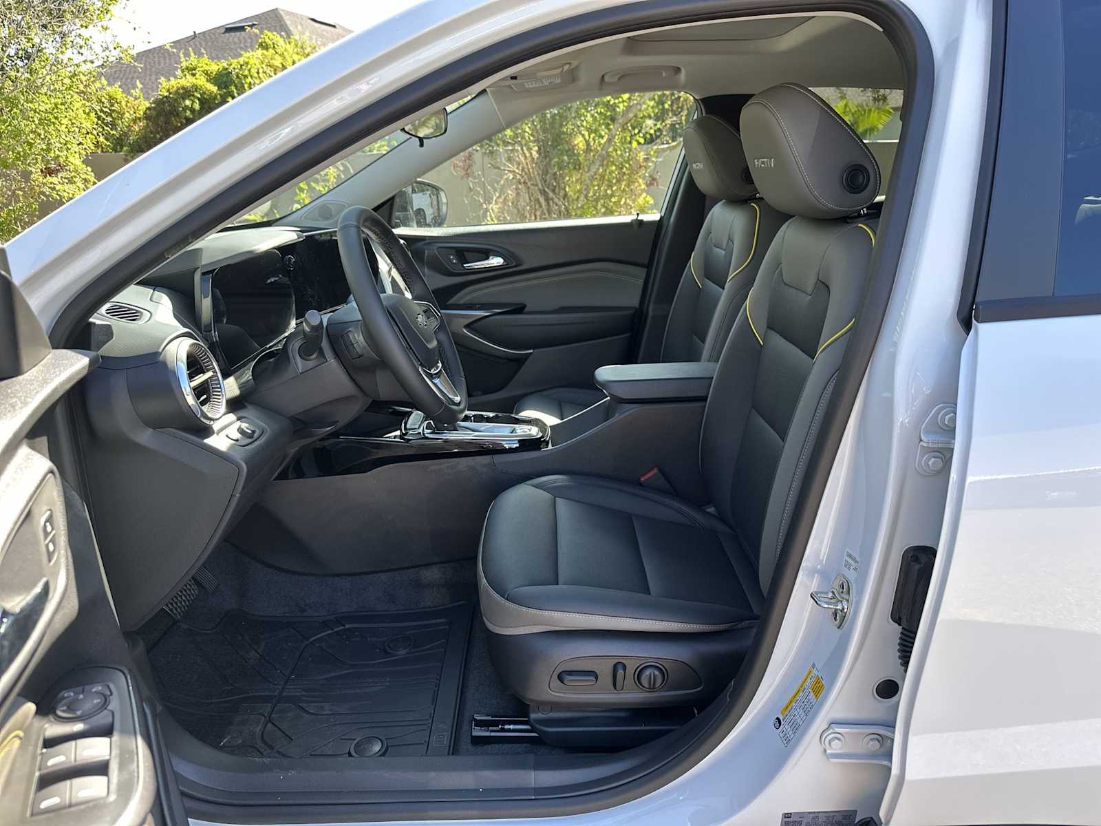 Thumbnail: 2026 Chevrolet Trax - 2