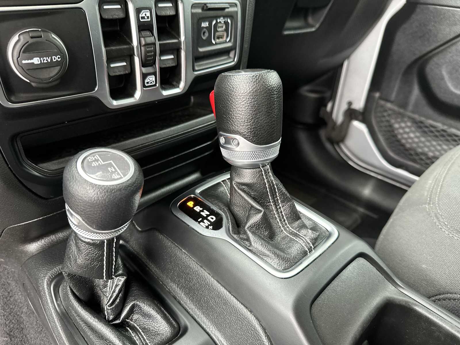 Thumbnail: 2023 Jeep Gladiator - 23