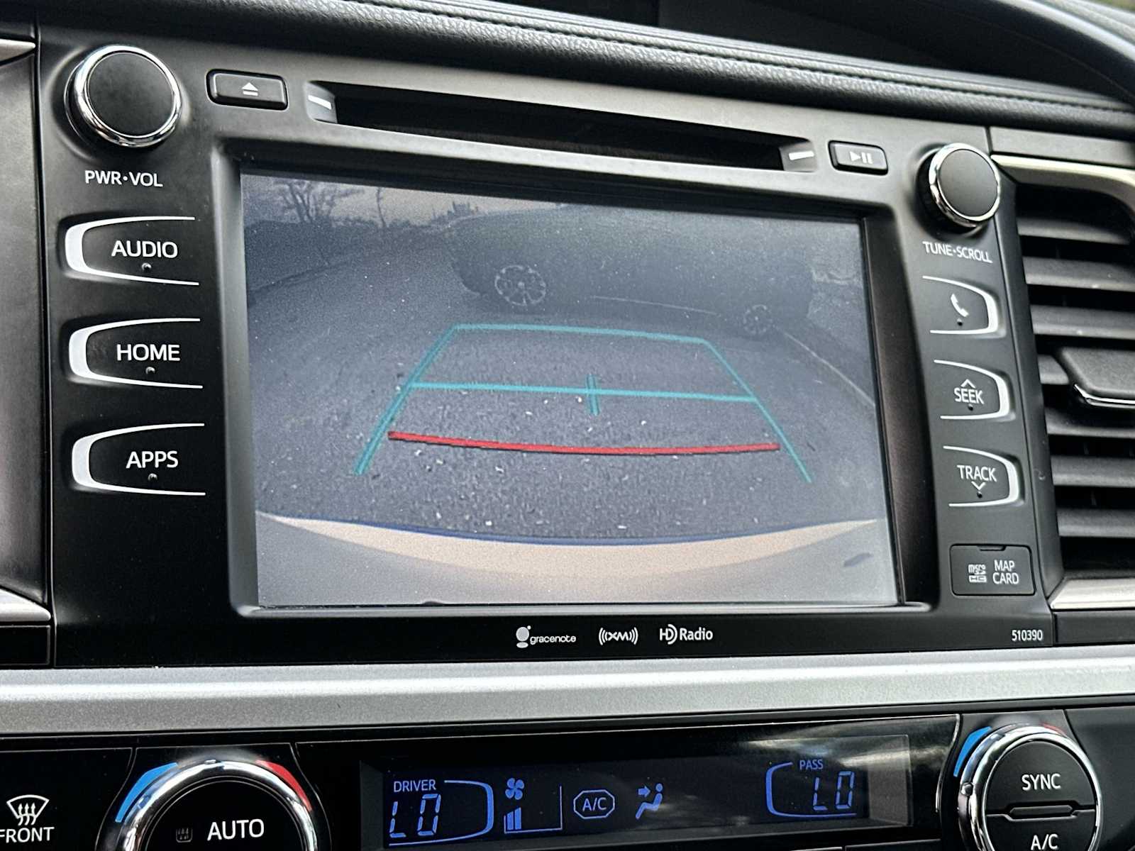 Thumbnail: 2019 Toyota Highlander - 22