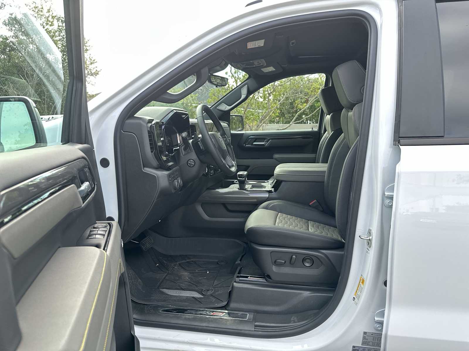 Thumbnail: 2026 Chevrolet Silverado 1500 - 2