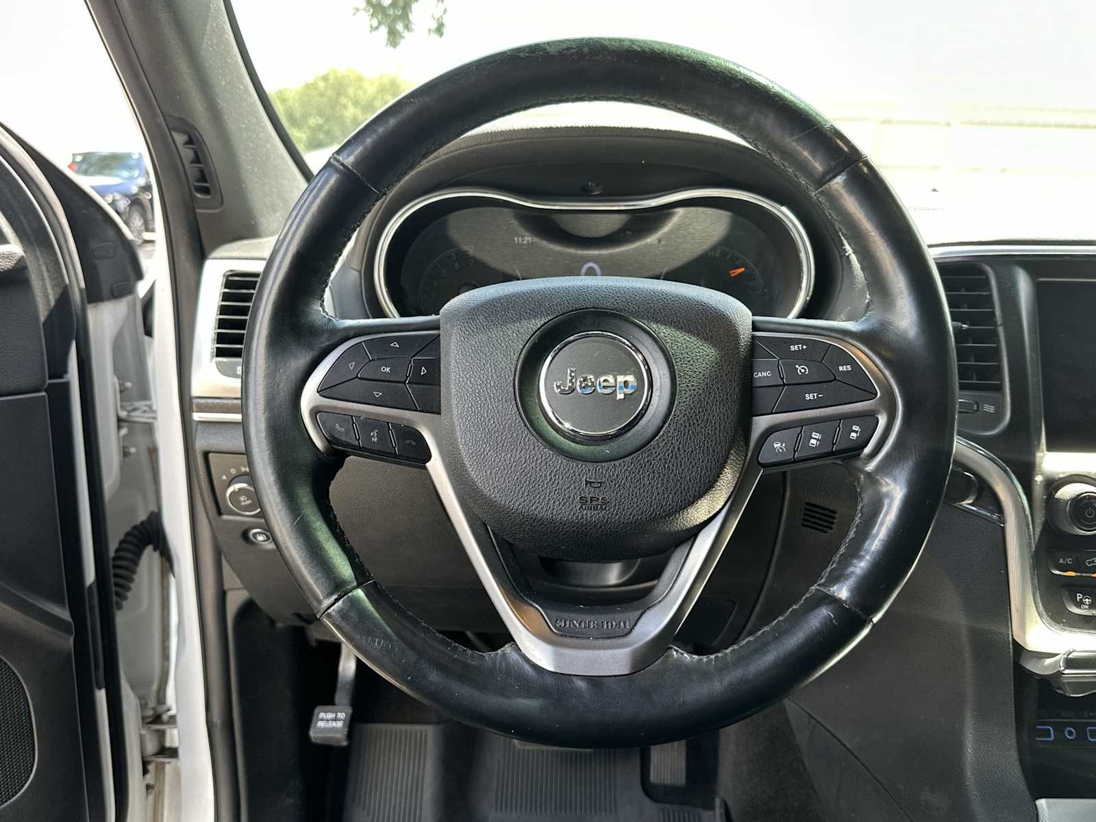 Thumbnail: 2018 Jeep Grand Cherokee - 20