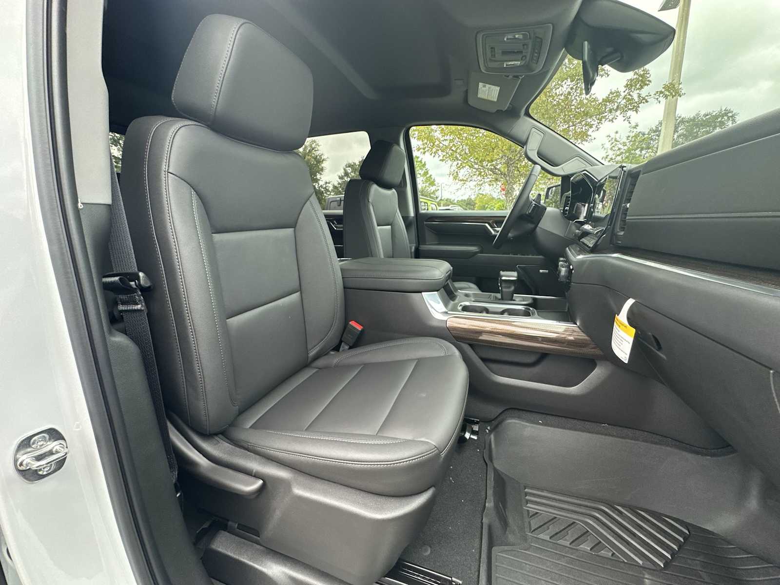 Thumbnail: 2026 Chevrolet Silverado 1500 - 19