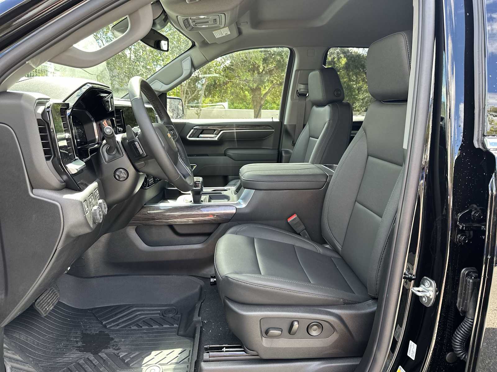 Thumbnail: 2026 Chevrolet Silverado 1500 - 2